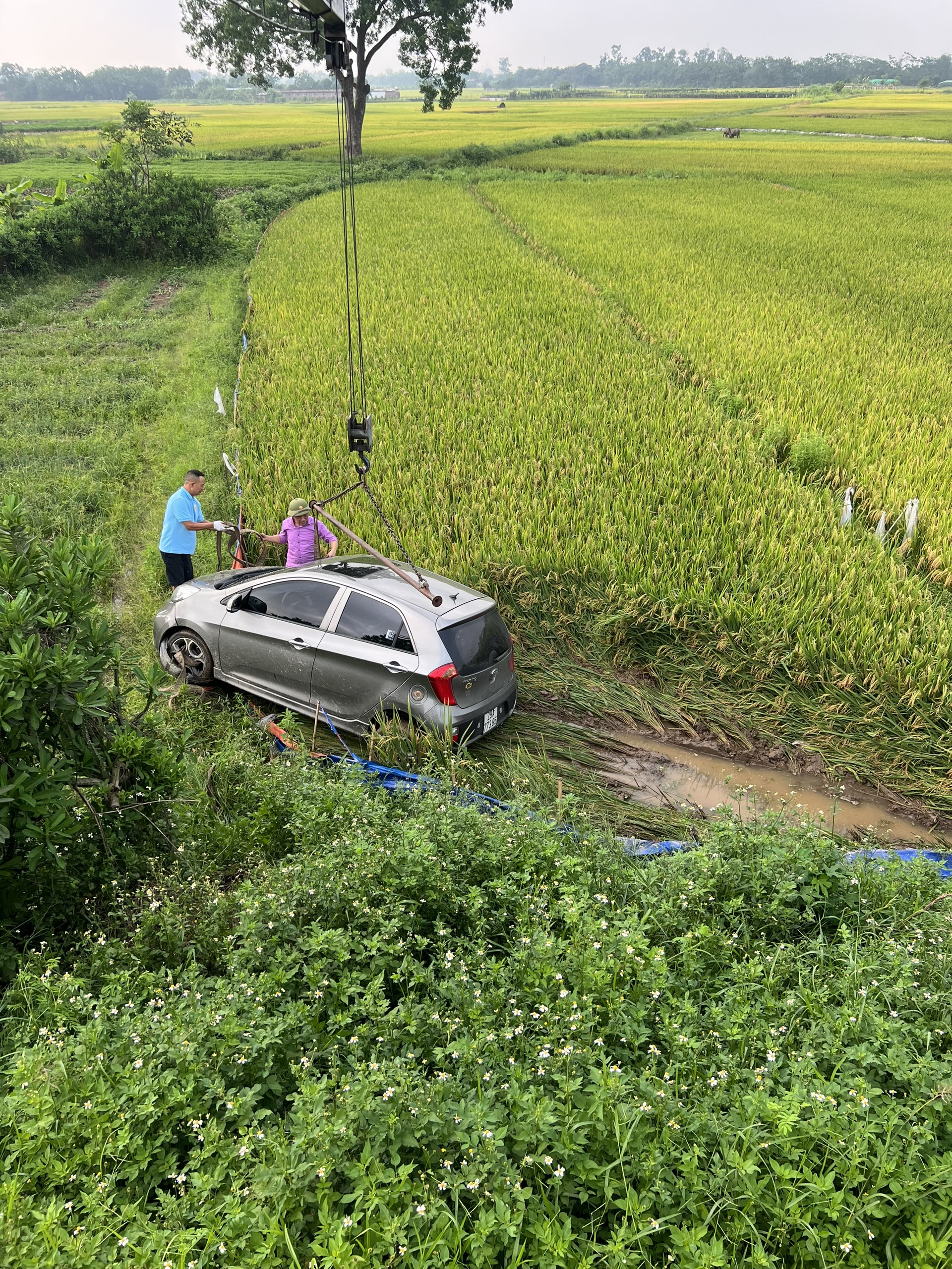 Xe chết máy giữa đường: Giữ bình tĩnh và làm đúng 5 bước sau