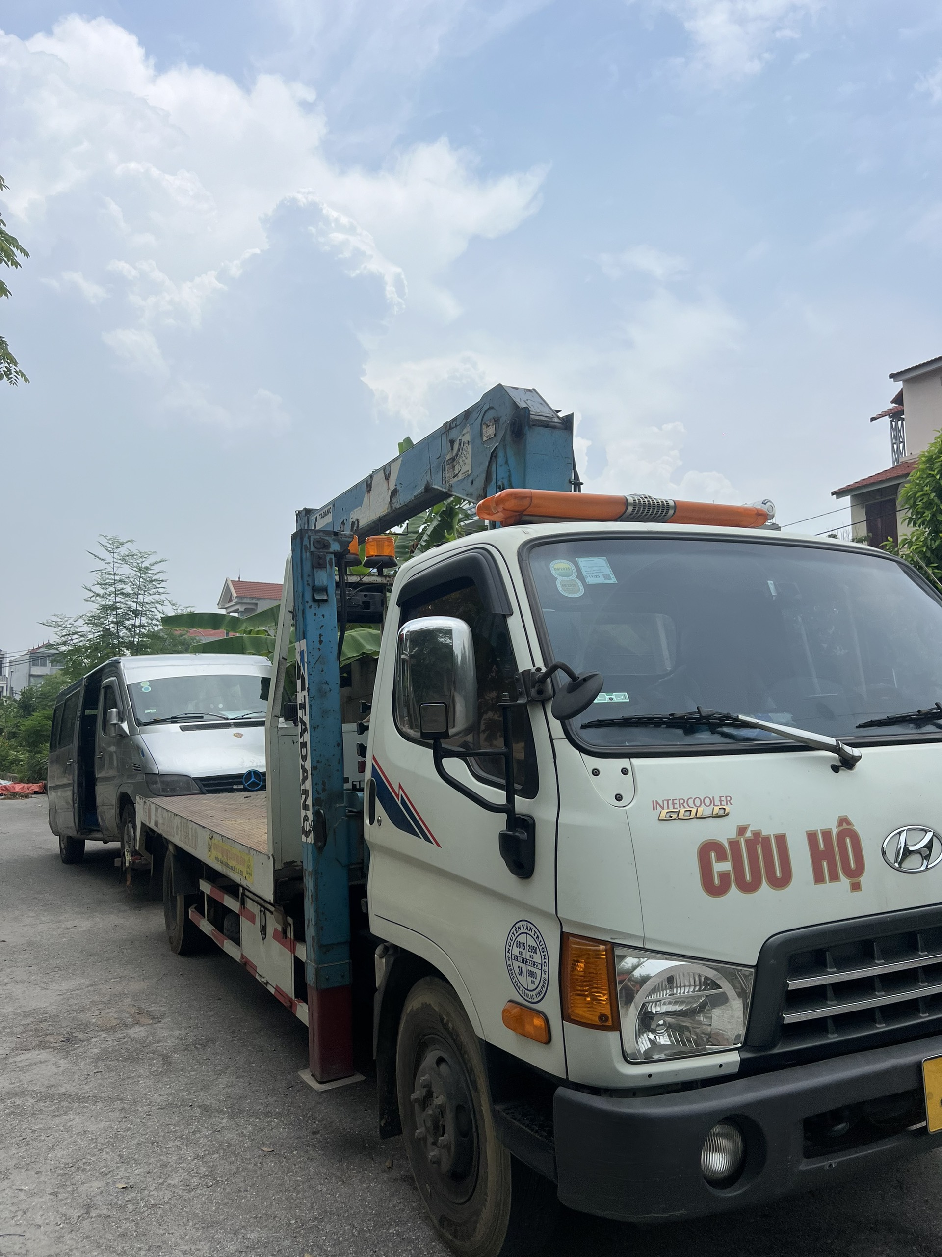 Hướng dẫn gọi cứu hộ xe nhanh chóng