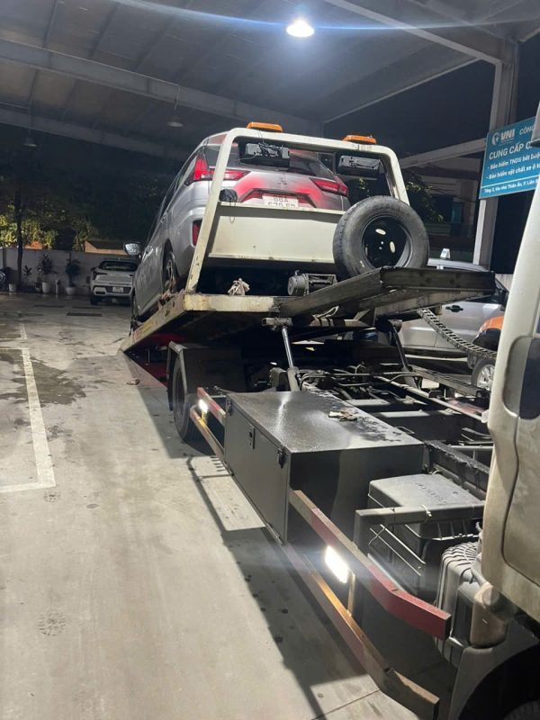 Xe chết máy trên Cao tốc Hà Nội Lào Cai